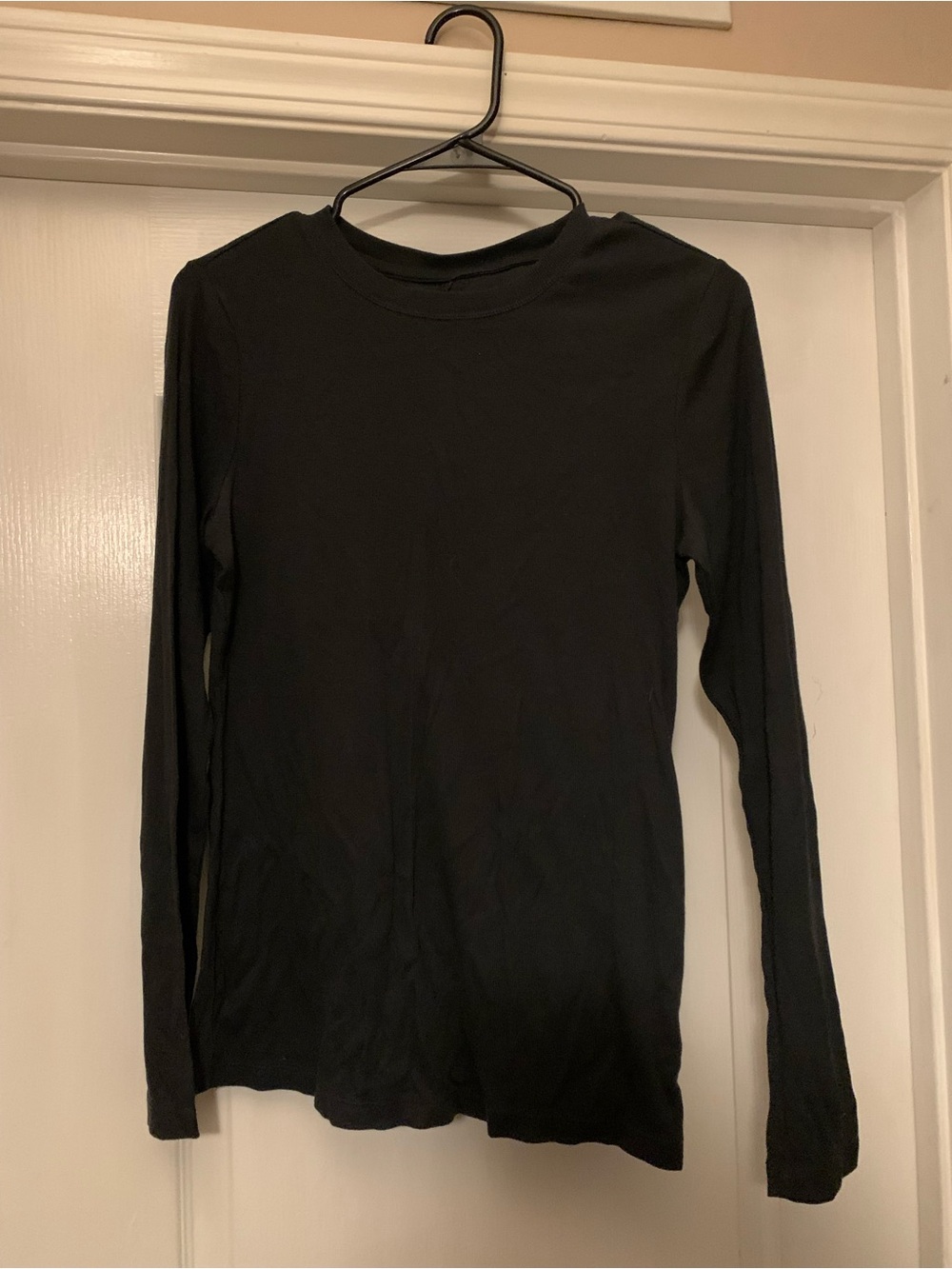 Black Long Sleeve Women's Crewneck Top